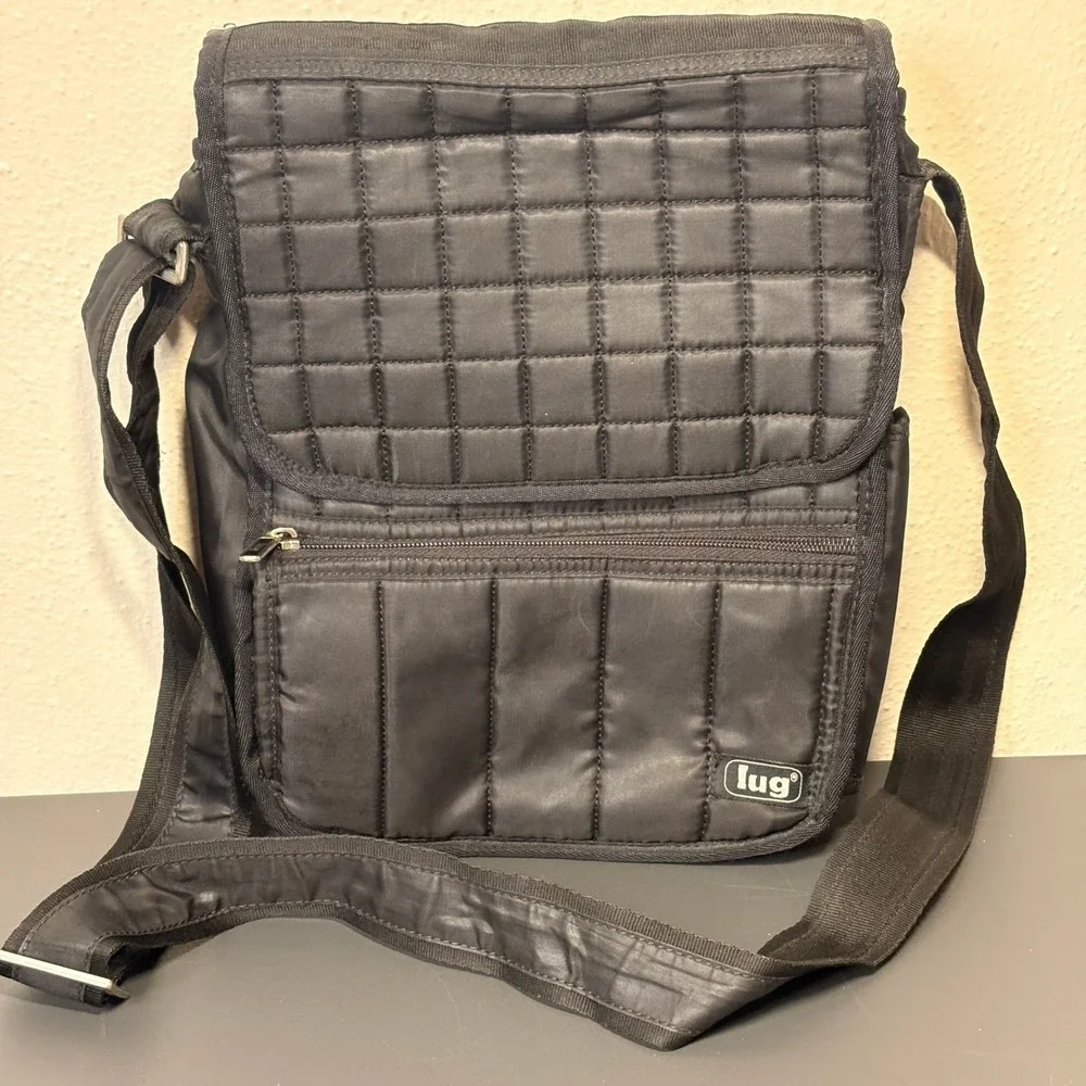 Lug Crossbody Bag Unisex Medium Black Good Quilted Nylon Messenger Travel